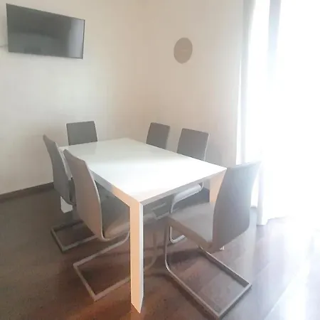 Star House - Centro Барі