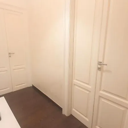 Star House - Centro Барі